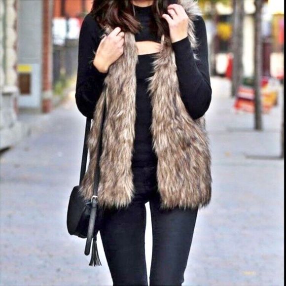 Charming Charlie Jackets & Blazers - Charming Charlie Vegan Faux Fur Vest Open Front Pockets Brown Tan Beige Medium M